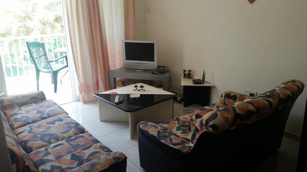 华纳乐蒙妮科特酒店 Paphos 外观 照片